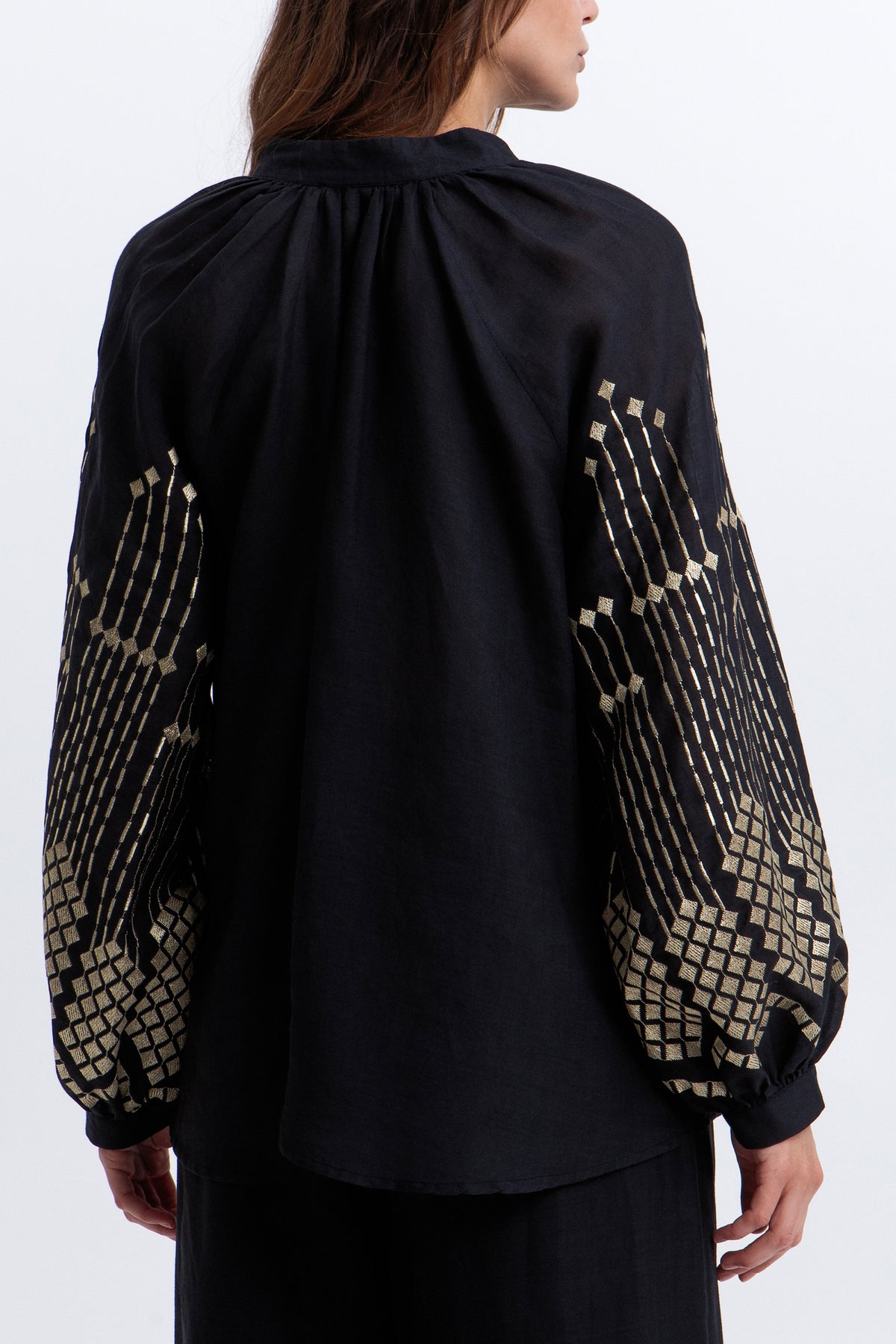 EMBROIDERED RAMIE BLOUSE "GRAPES" BLACK/GOLD