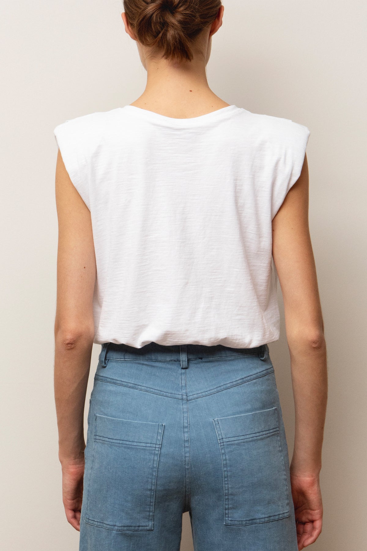 OVERSIZED CROPPED TOP WITH SHOULDER PADS WHITE
