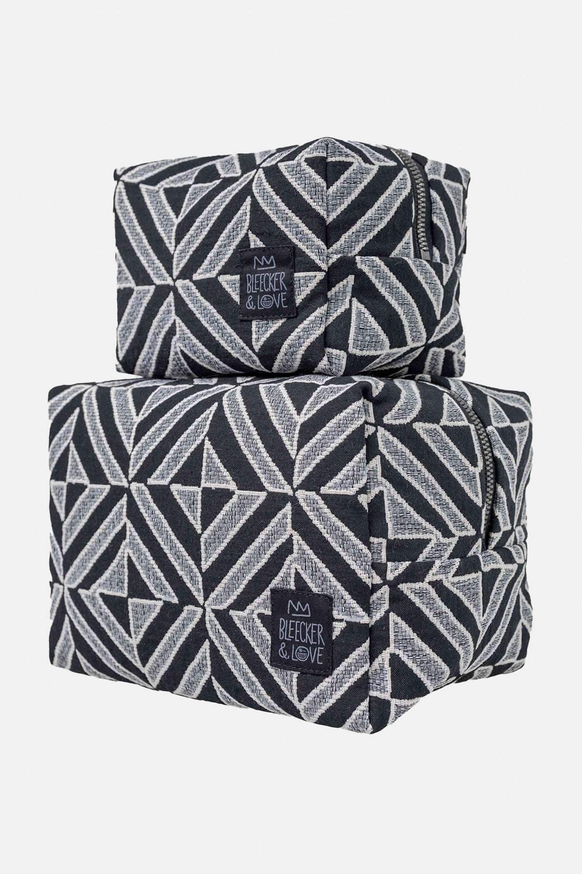 COSMETIC POUCH "SIESTA" GREY/BLACK
