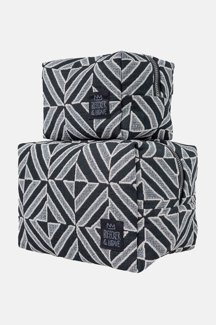 COSMETIC POUCH "SIESTA" GREY/BLACK