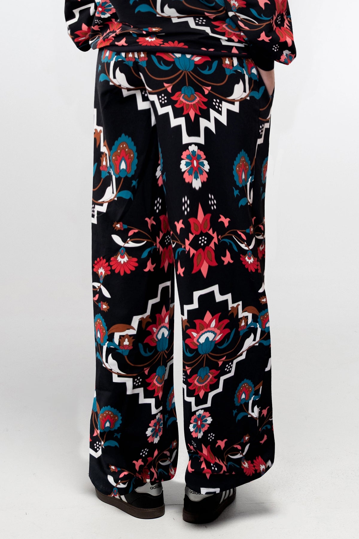 COTTON SWEATER PANTS WITH FLOWER PRINT BLACK/MULTI