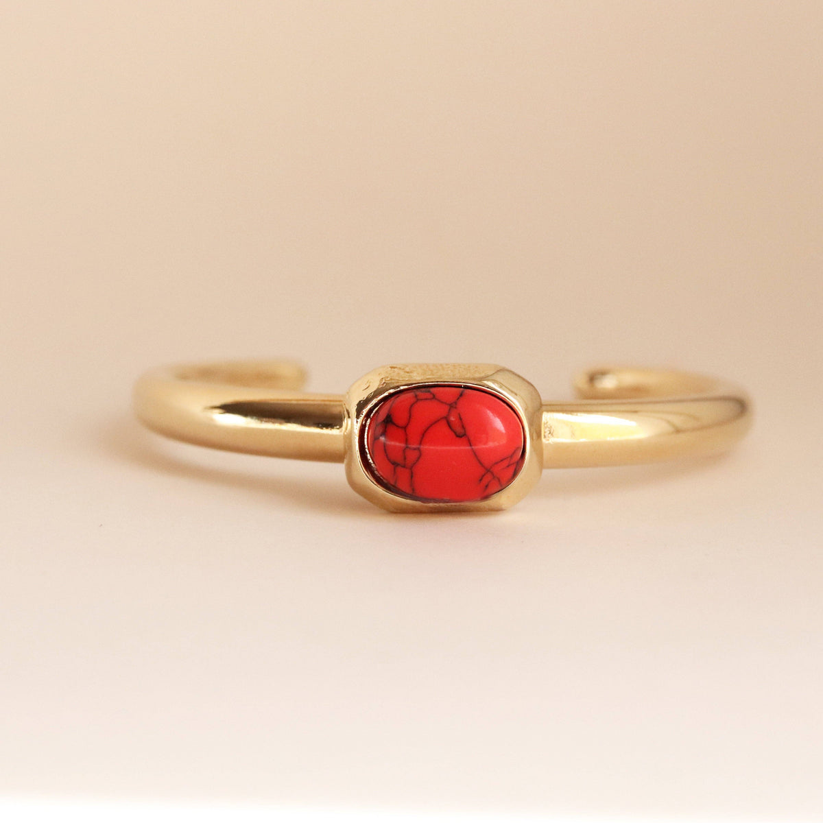 BANGLE WITH RED HOWLITH STONE