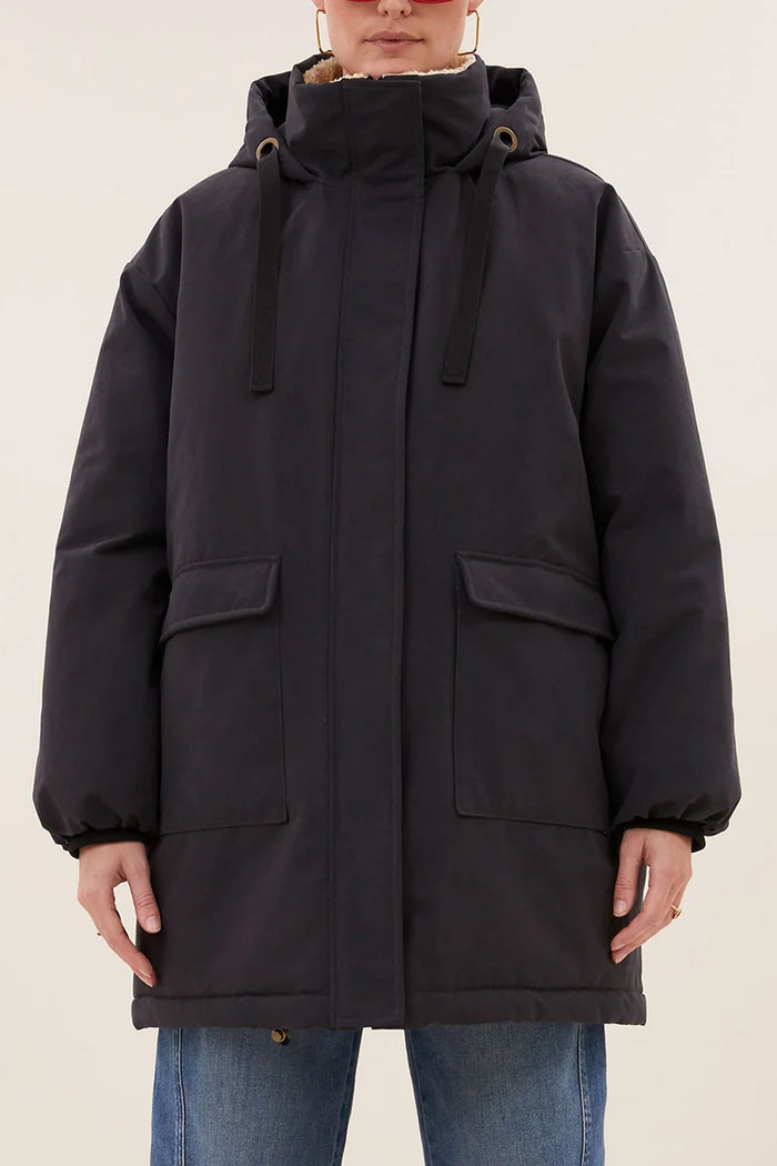 LONG PARKA WITH TEDDY LINING JET BLACK
