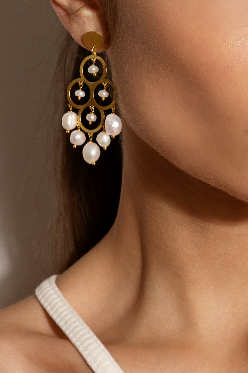 CHANDELIER EARRINGS "ANGELINA" GOLD/PEARLS