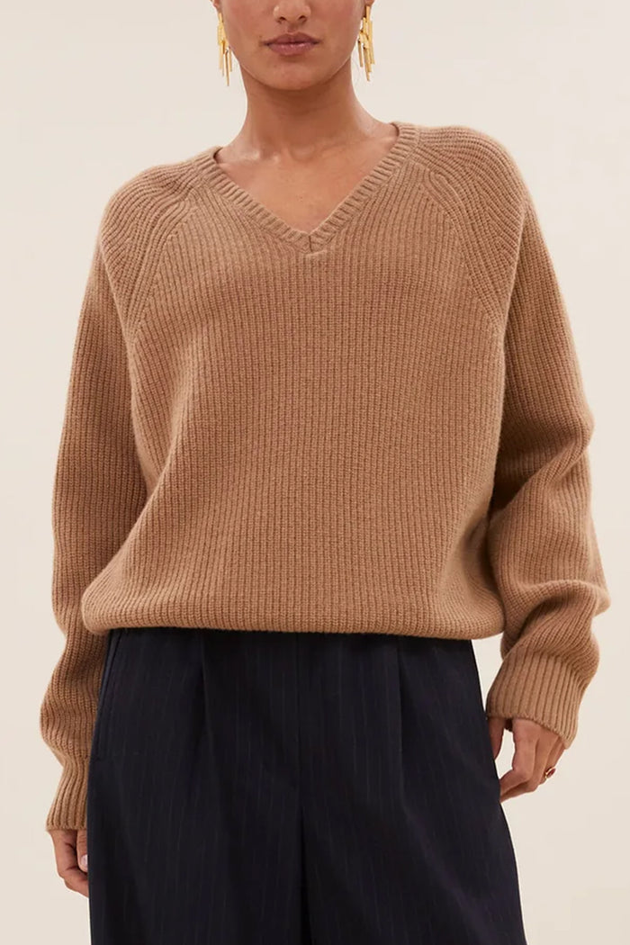 MERINO V-NECK PULLOVER "MEADOW" CAMEL