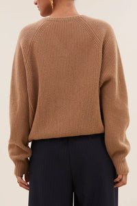 MERINO V-NECK PULLOVER "MEADOW" CAMEL