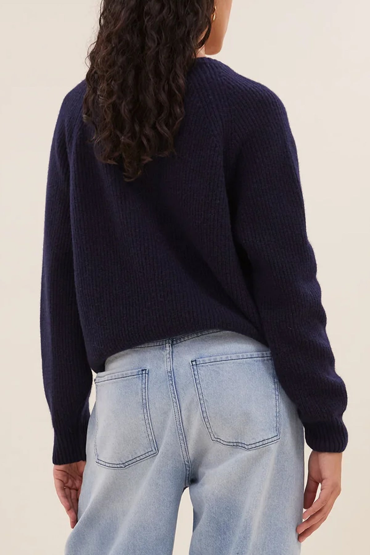 MERINO V-NECK PULLOVER "MEADOW" MIDNIGHT BLUE