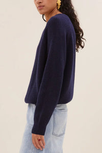 MERINO V-NECK PULLOVER "MEADOW" MIDNIGHT BLUE
