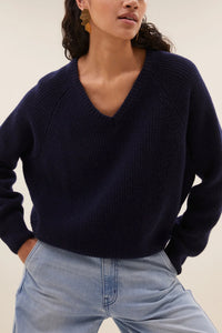 MERINO V-NECK PULLOVER "MEADOW" MIDNIGHT BLUE