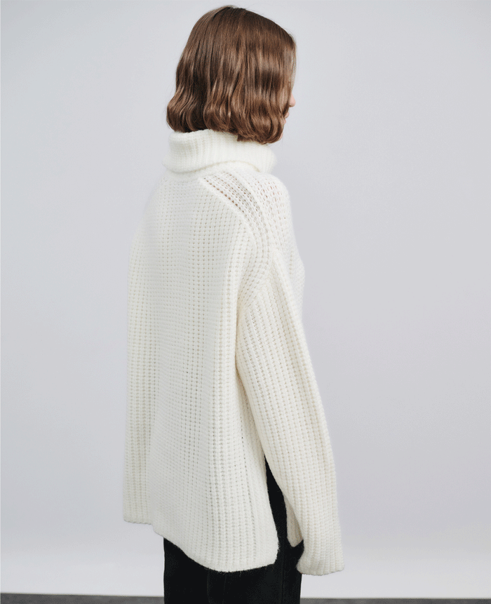 LONG TURTLENECK PULLOVER "MODIA"