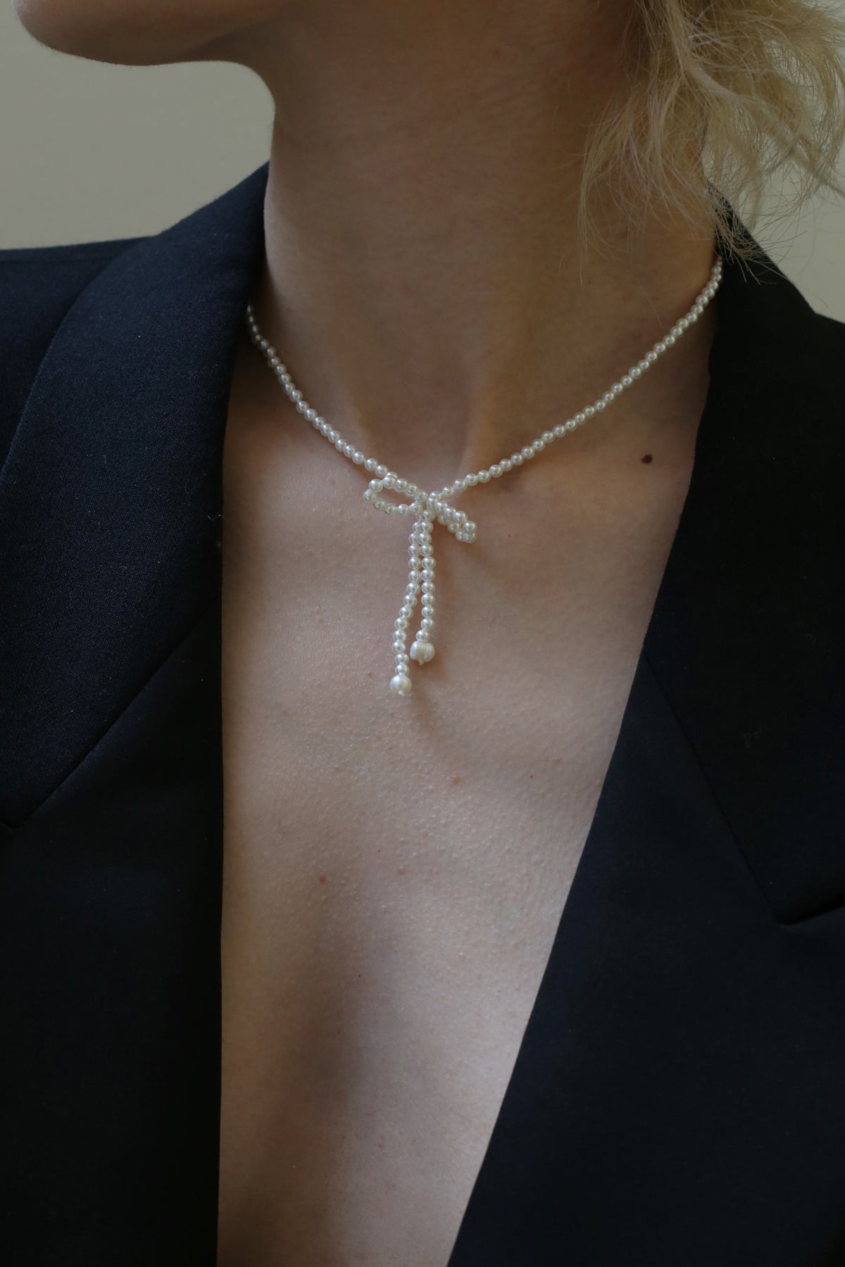 PEARL NECKLACE WITH BOW "FEDRA" WHITE