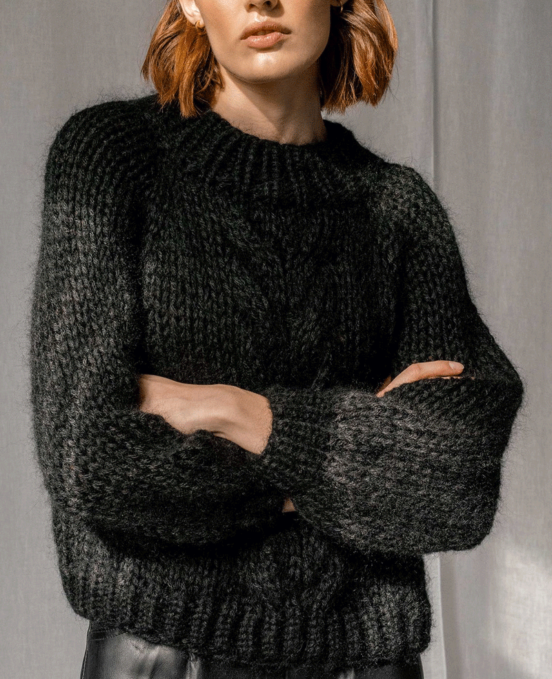 HAND KNITTED CHUNKY PULLOVER "BRAID"