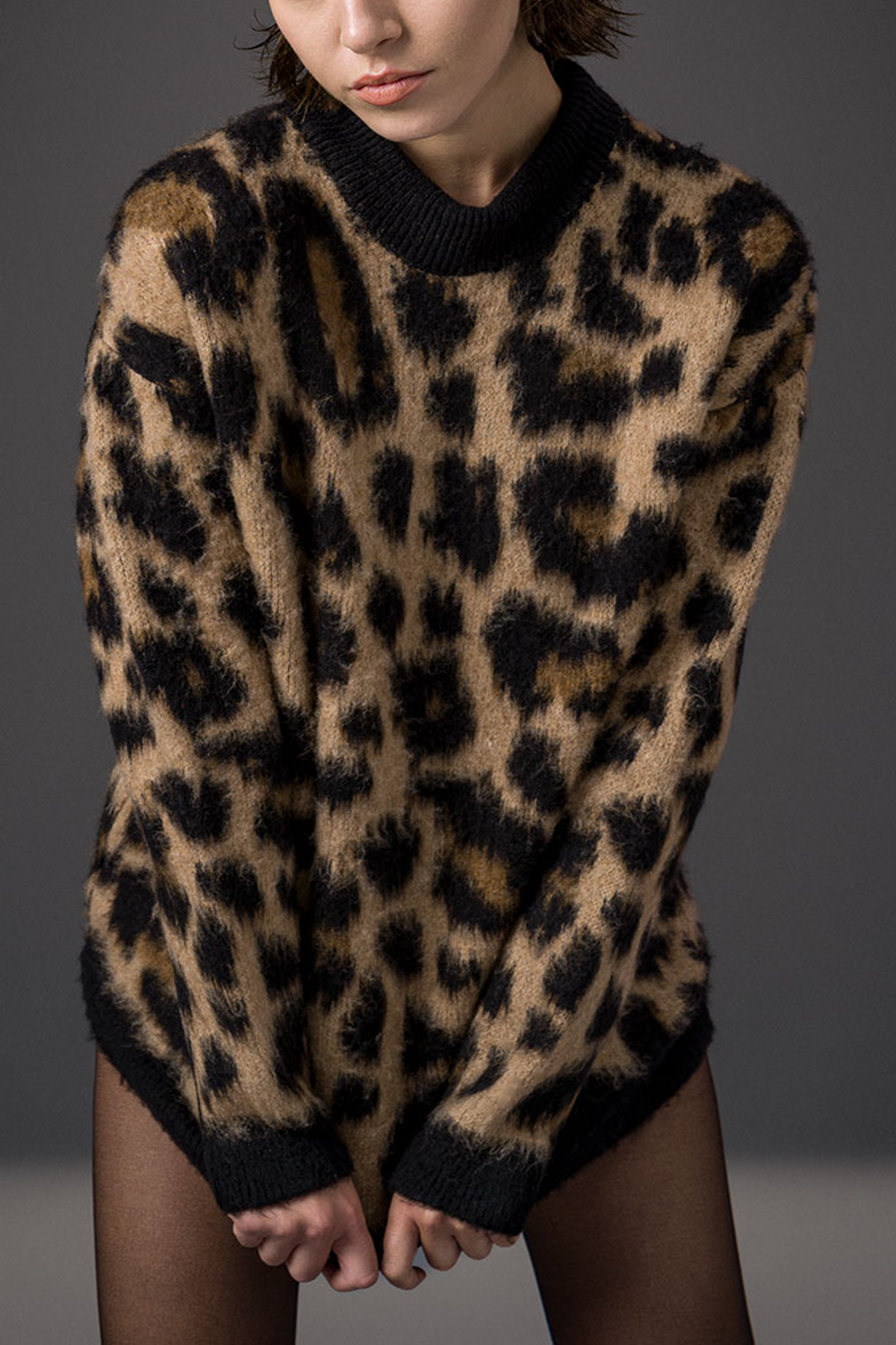 FLUFFY OVERSIZED PULLOVER "LEO"