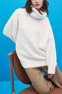 OVERSIZED TURTLENECK PULLOVER