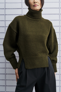 TURTLENECK PULLOVER "STUDIO"