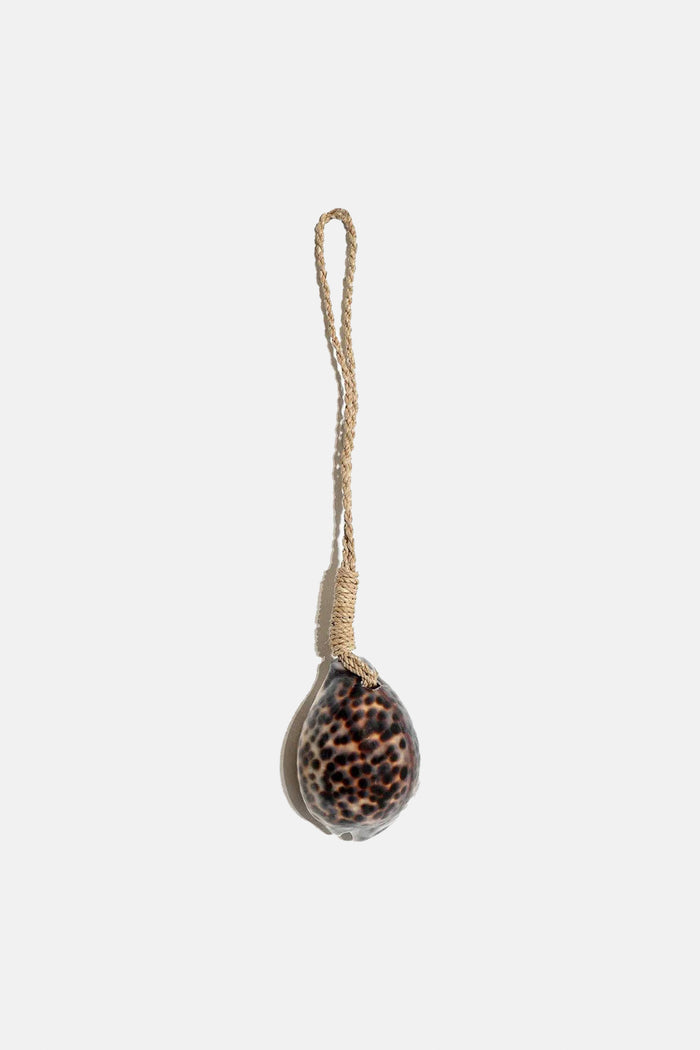 HANDMADE TASSLE "SHELL" NATURAL