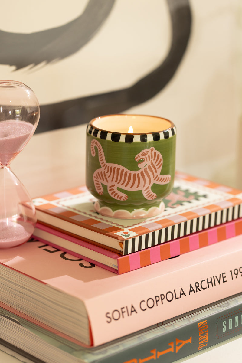 SCENTED CERAMIC CANDLE "TIGER“ BLACK CEDAR AND FIG