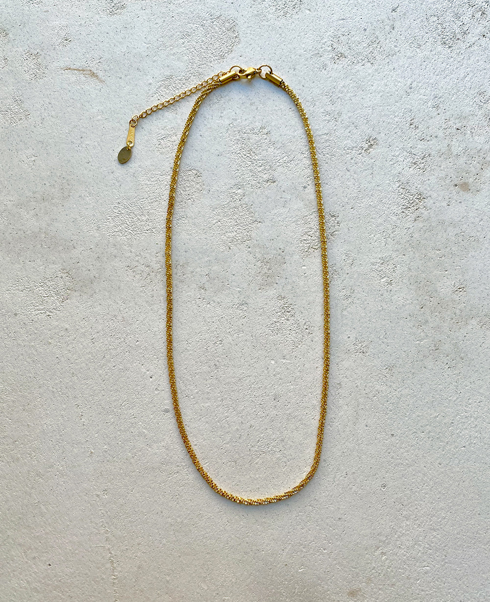 NECKLACE „TWISTED CHAIN“ GOLD