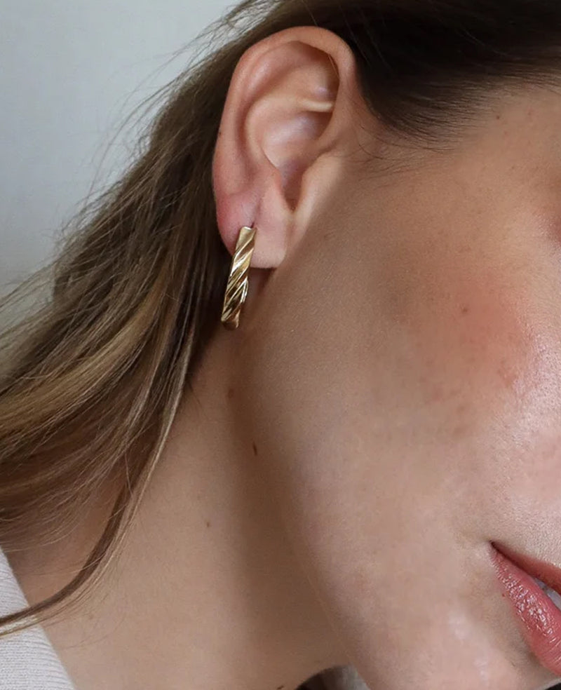HAMMERED HOOPS "AUDREY" GOLD